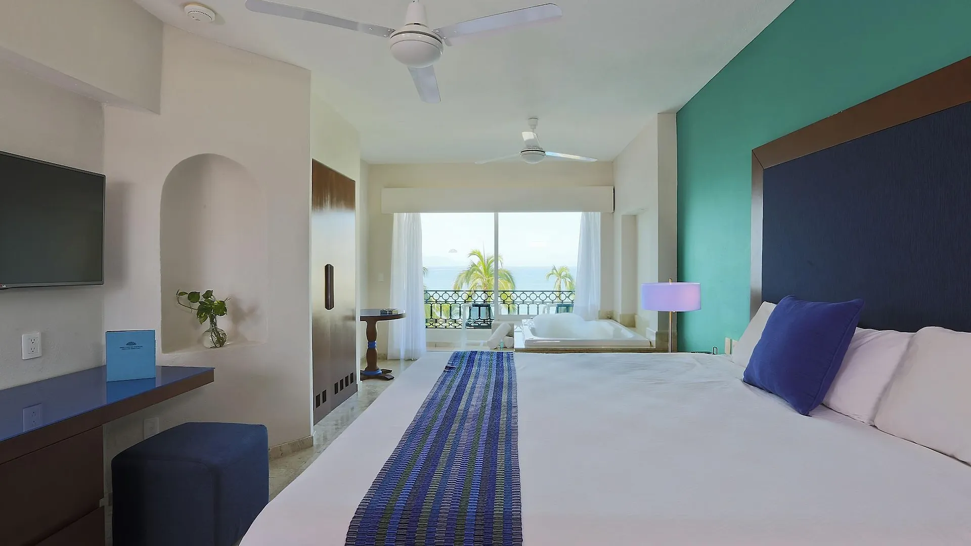 Crown Paradise Golden All Inclusive Resort - Adults Only Puerto Vallarta