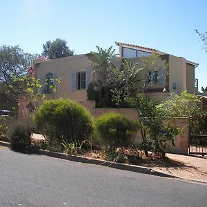 https://aurora-guest-units.hotels-capetown.com